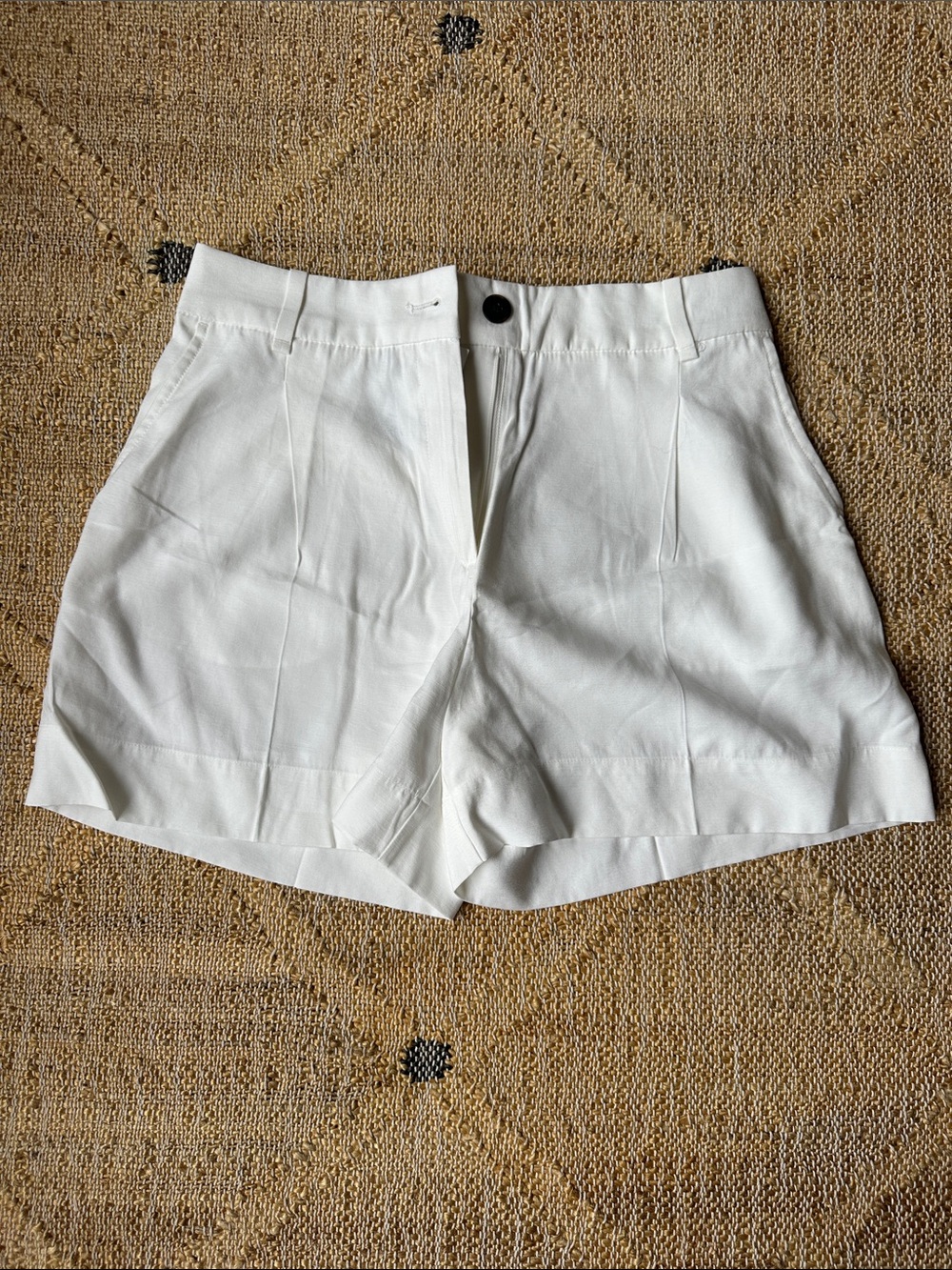 HM Women's High-Waist White Tailored Shorts